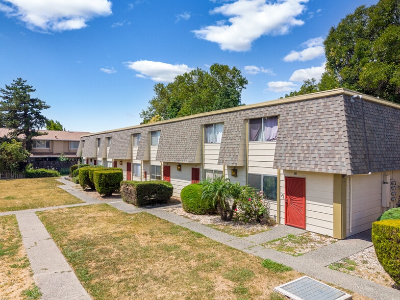 More Photos Of 1955 Grande Cir, Fairfield Apartments For Sale