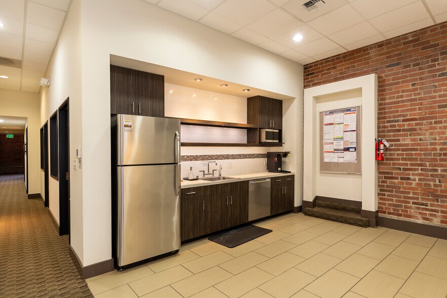 More Photos Of 2420 2nd Ave, Seattle Storefront Retail Office For Sale