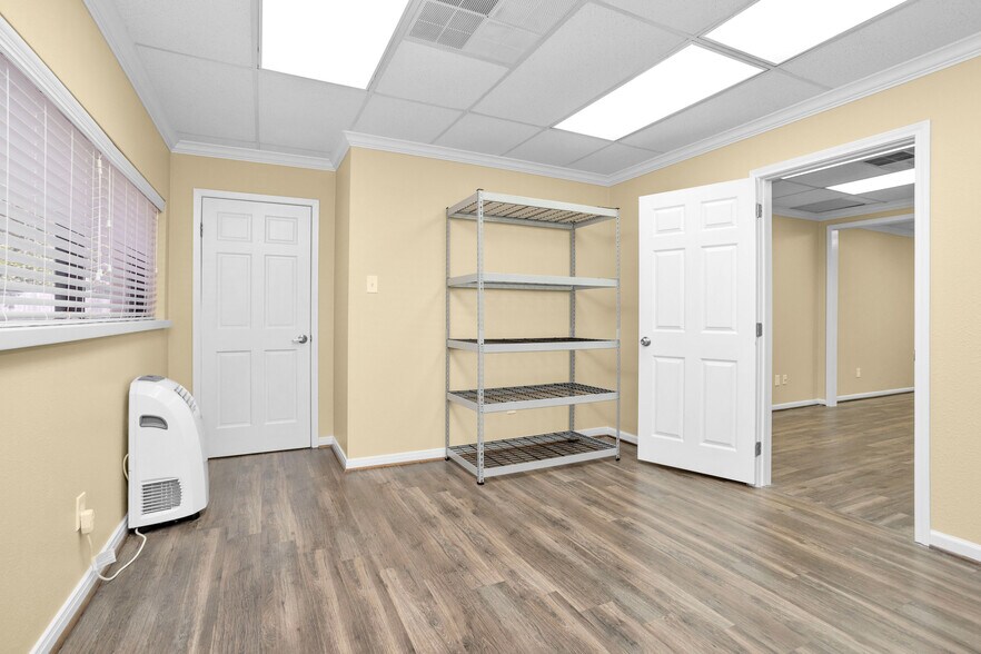 More Photos Of 3421 W Davis St, Conroe Medical For Lease