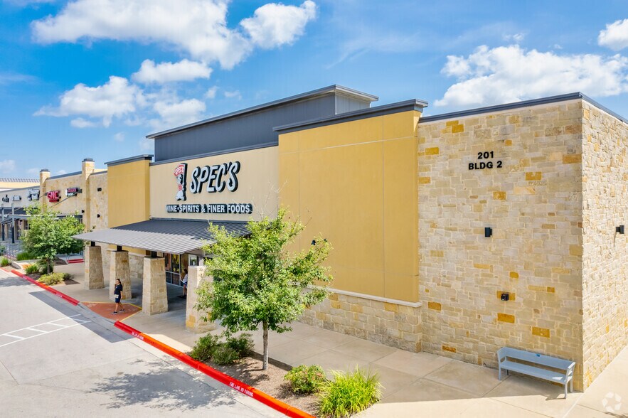 More Photos Of 201 University Oaks Blvd, Round Rock Storefront For Lease