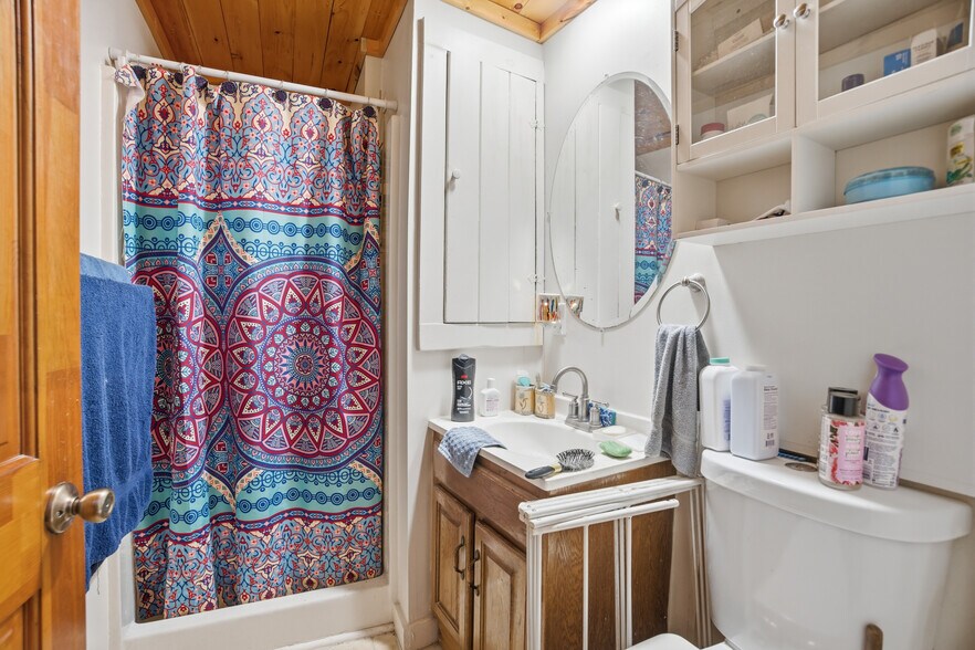 More Photos Of 130 Water St, Warren Apartments For Sale