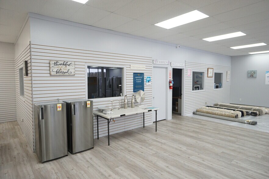 More Photos Of 3001 Main St, Union Gap Freestanding For Sale