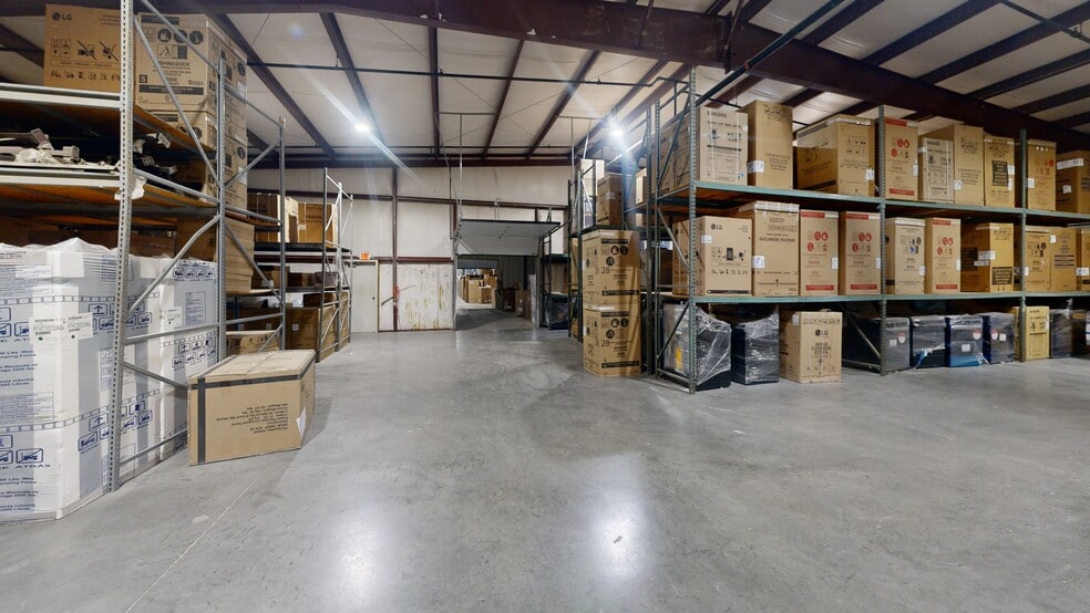 More Photos Of 2013 N 13th St, Rogers Freestanding For Sale