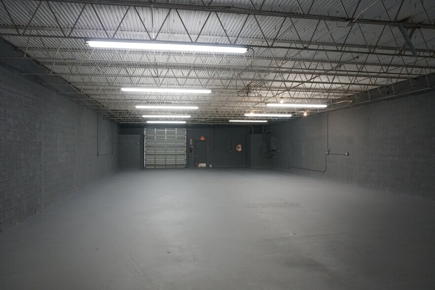 More Photos Of 1044 NE 44th St, Oakland Park Industrial For Sale