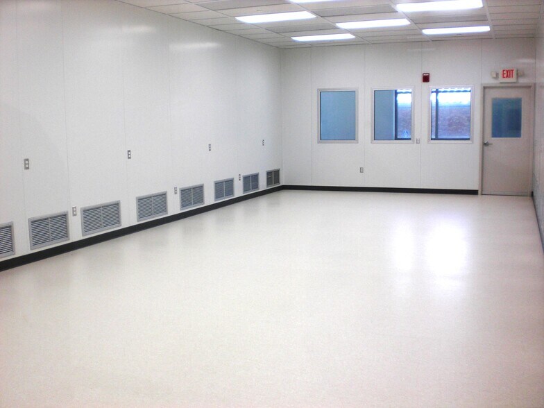 More Photos Of 851 Irving Wick Dr W, Heath Office For Lease