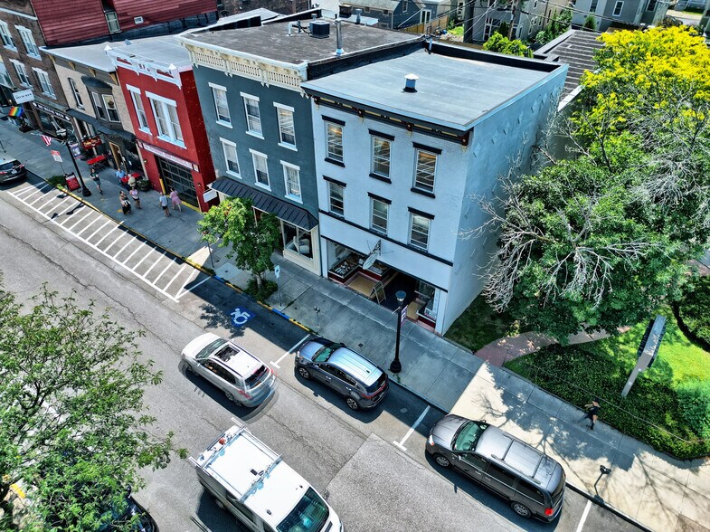 More Photos Of 511 Warren St, Hudson Storefront Retail Residential For Sale