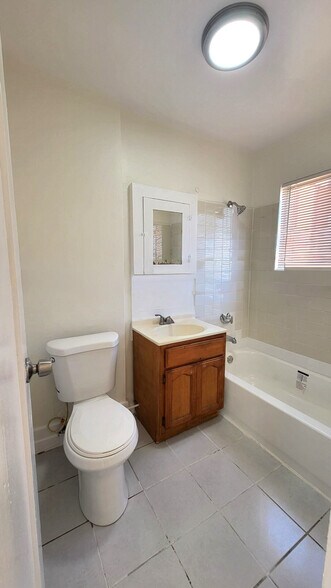 More Photos Of 717 E 8th St, Long Beach Apartments For Sale