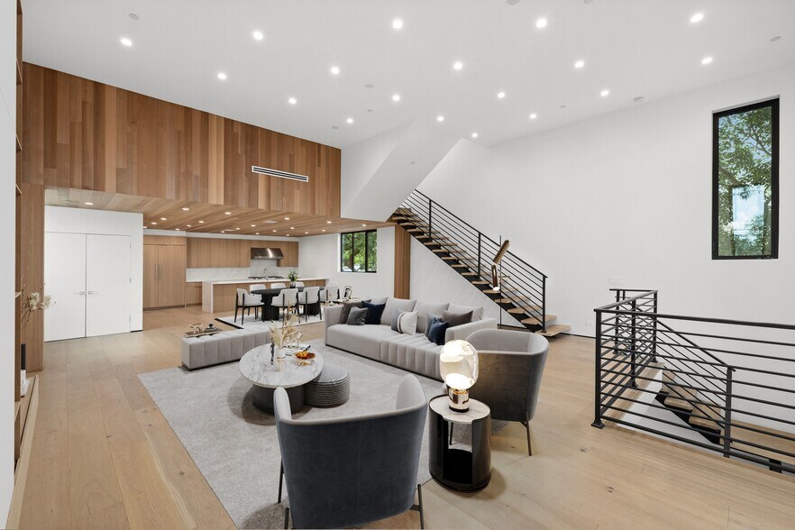 More Photos Of 609 Broadway St, Venice Apartments For Sale