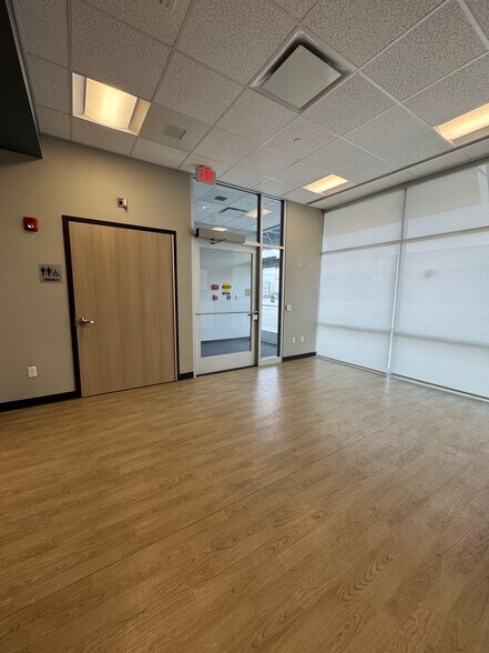 More Photos Of 2521 Walden Ave, Cheektowaga Storefront Retail Office For Lease