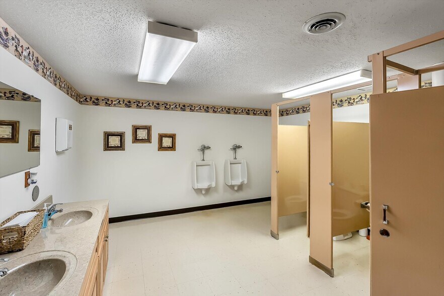 More Photos Of 140 North Point Prairie Rd, Wentzville Religious Facility For Sale