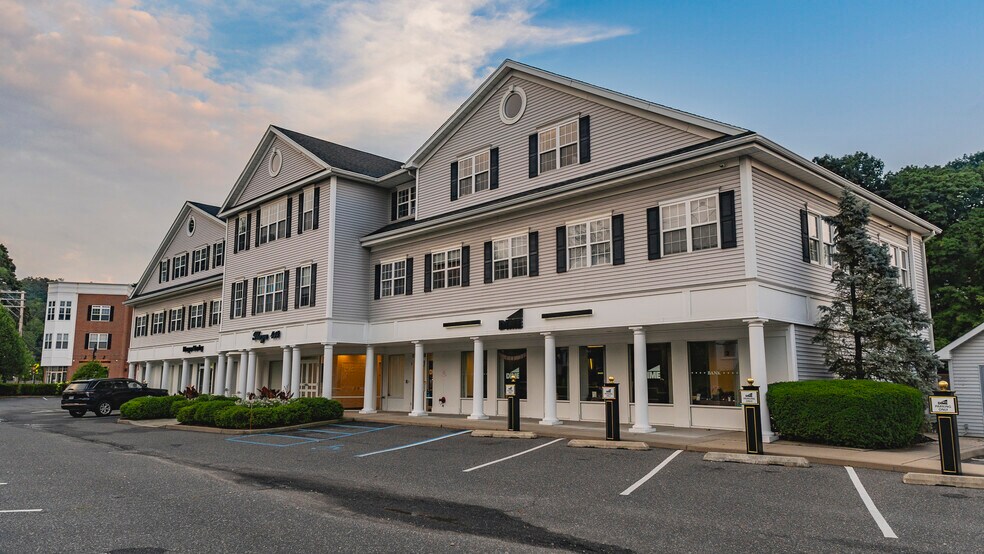 More Photos Of 414 Main St, Port Jefferson Office For Lease