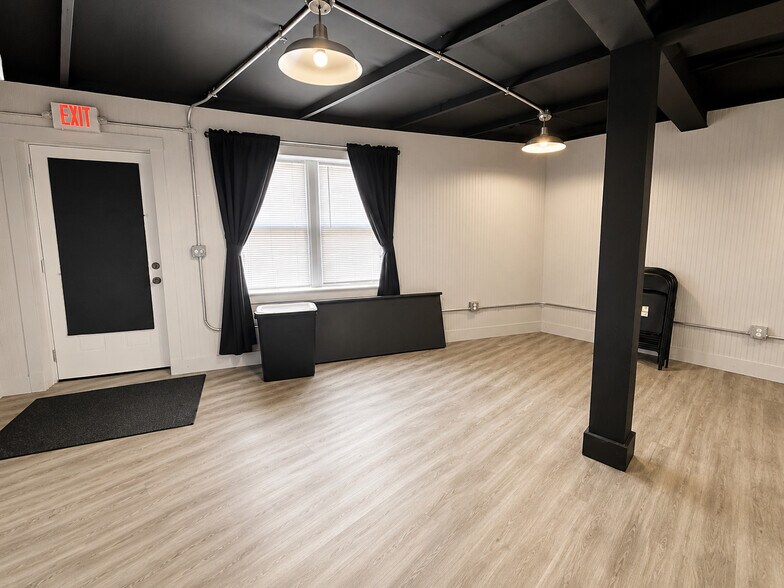 More Photos Of 1625 Pine Grove Ave, Port Huron Storefront Retail Residential For Sale