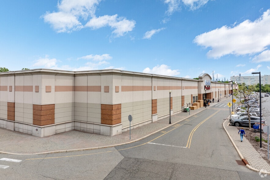 More Photos Of 400 Mill Creek Dr, Secaucus General Retail For Lease