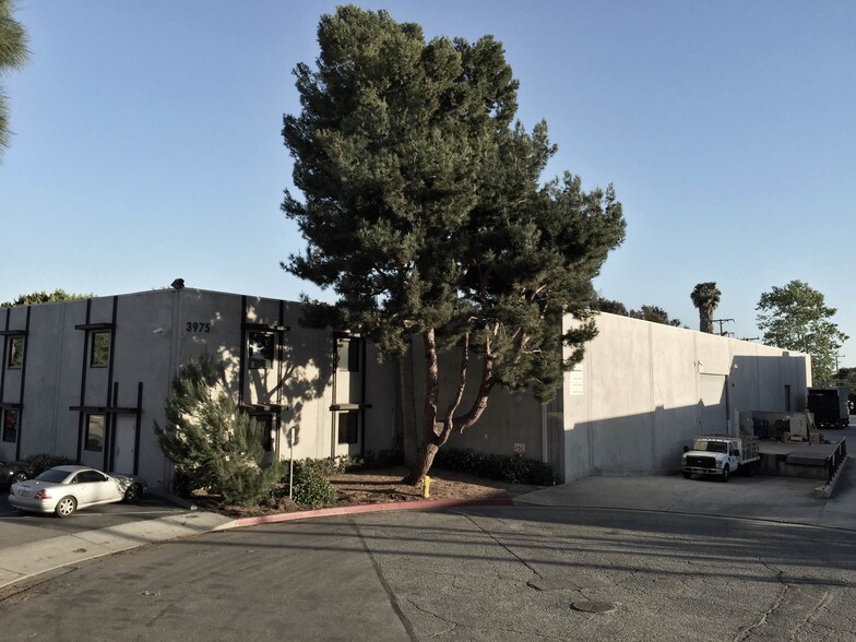 More Photos Of 3975 Landmark St, Culver City Warehouse For Lease