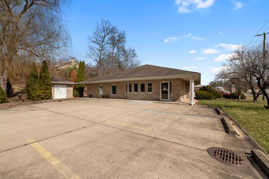 More Photos Of 3518 Teays Valley Rd, Hurricane Medical For Lease