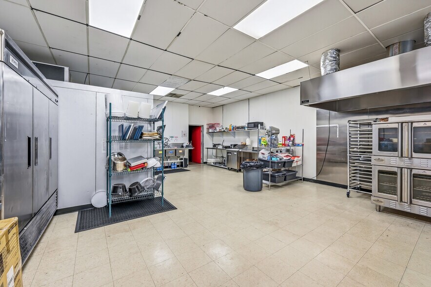 More Photos Of 501-505 Market St, East Liverpool Storefront For Sale