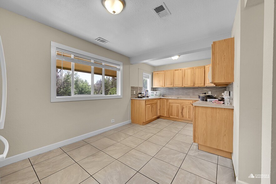 More Photos Of 1605 11th Ave, Greeley Apartments For Sale