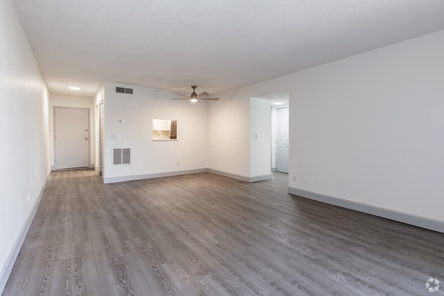 More Photos Of 120 47th Ave N, Saint Petersburg Apartments For Sale