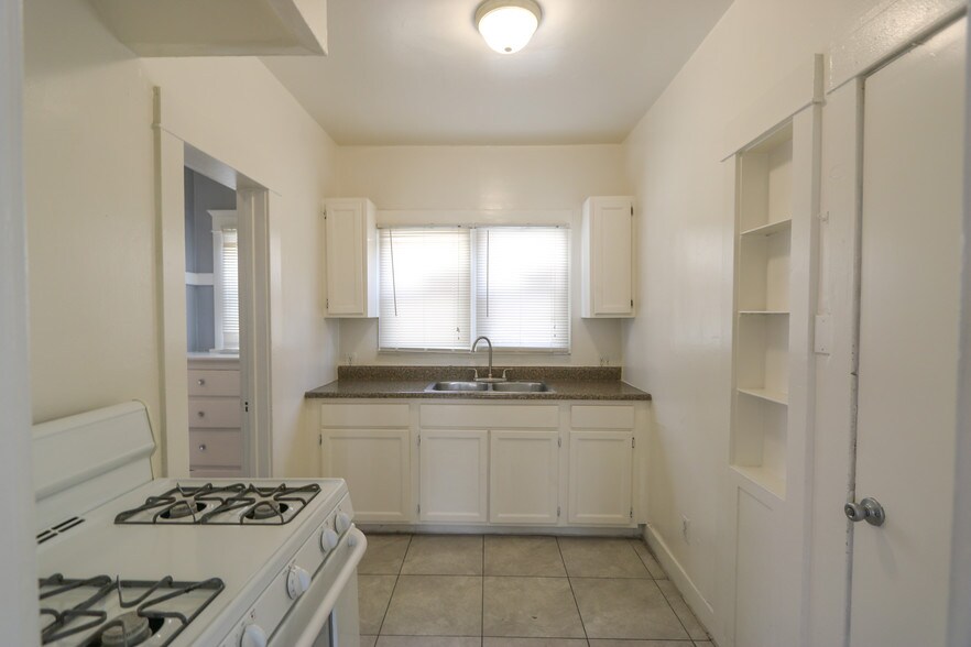 More Photos Of 707 E 7th St, Long Beach Apartments For Sale
