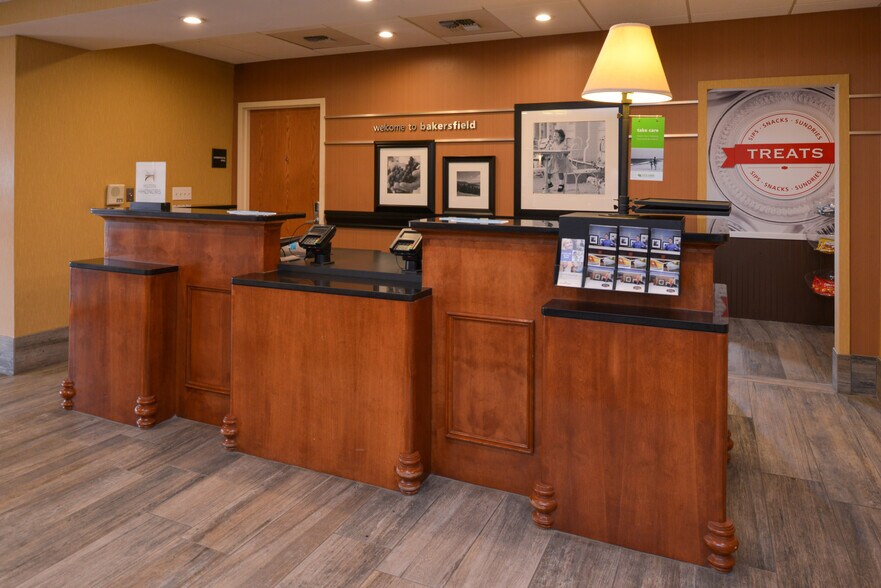 More Photos Of 8818 Spectrum Park Way, Bakersfield Hotel For Sale