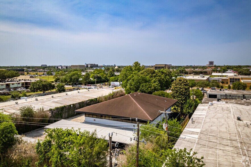 More Photos Of 6343 Skyline Dr, Houston Office For Sale