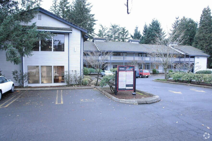 More Photos Of 8835 SW Canyon Ln, Portland Unknown For Lease