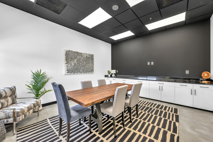 More Photos Of 525 Woodland Square Blvd, Conroe Coworking Space