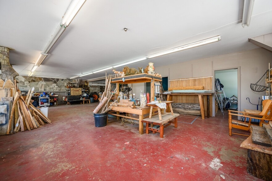 More Photos Of 101 E Main St, Lake Zurich Garden Center For Sale