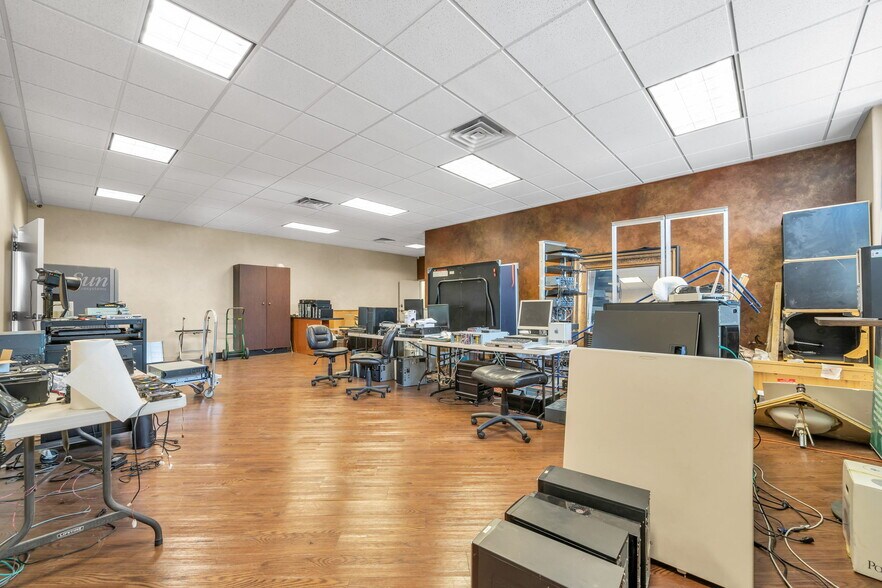 More Photos Of 1345 S Main St, Salt Lake City Freestanding For Lease