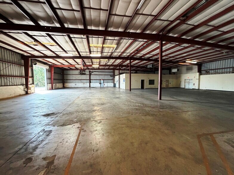 More Photos Of 5893 Enterprise Pky, Fort Myers Warehouse For Sale