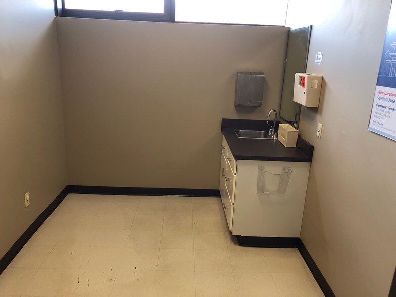 More Photos Of 2001 Glen Echo Rd, Nashville Office For Sale