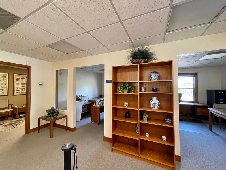 More Photos Of 18660 Sw Boones Ferry Rd, Tualatin Office For Lease