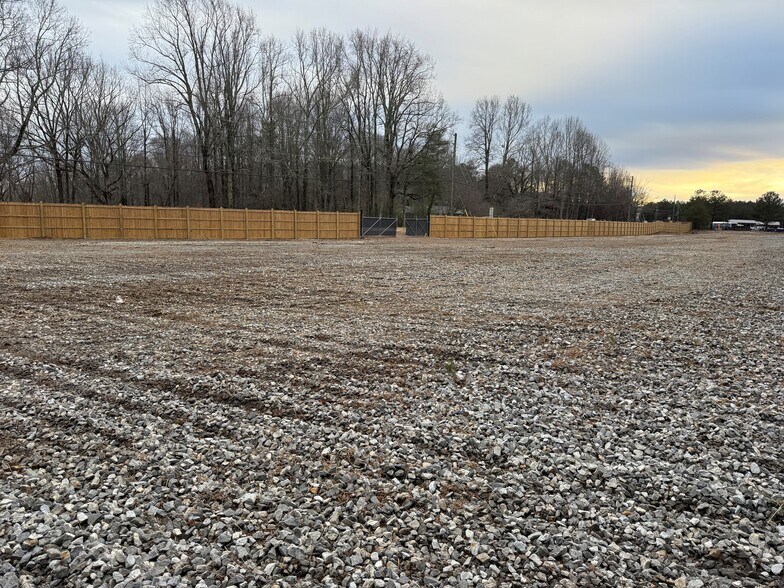 More Photos Of 2661-2695 White Sulphur Rd, Gainesville Land For Lease