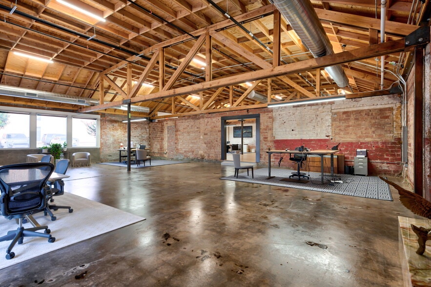 More Photos Of 111 NW 8th St, Oklahoma City Office For Sale