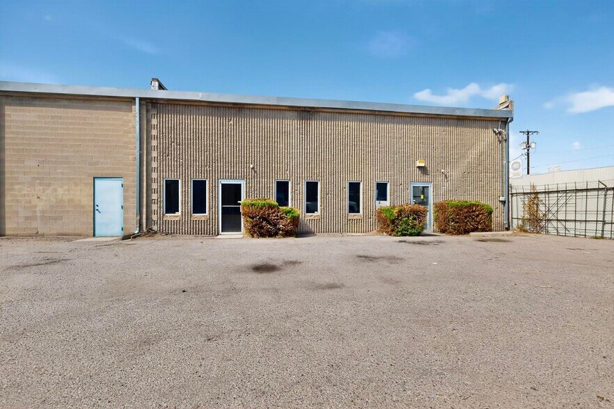 More Photos Of 2105 Aztec Rd NE, Albuquerque Warehouse For Sale