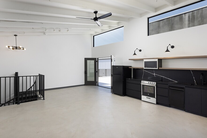 More Photos Of 20412-20432 Laguna Canyon Rd, Laguna Beach Office For Lease