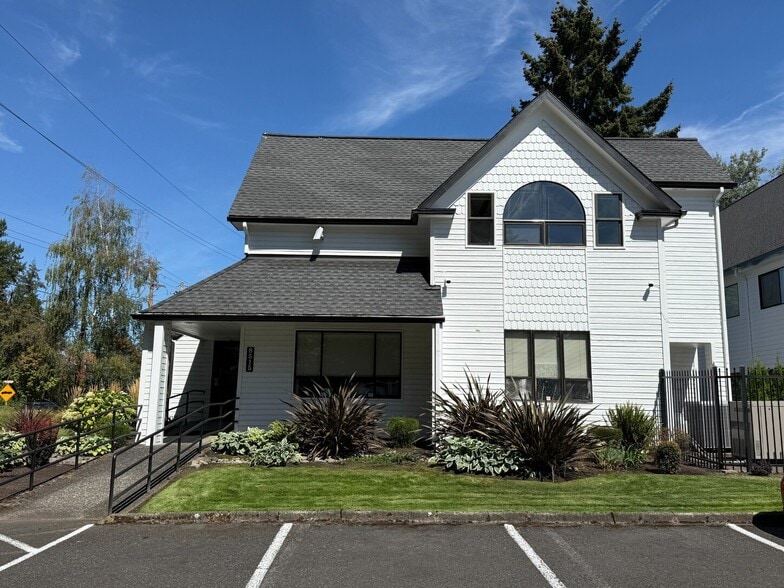 More Photos Of 8513-8515 NE Hazel Dell Ave, Vancouver Medical For Sale