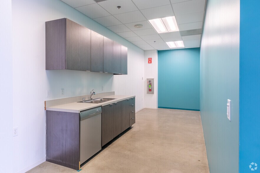 Photo of 9th Floor Ste 960