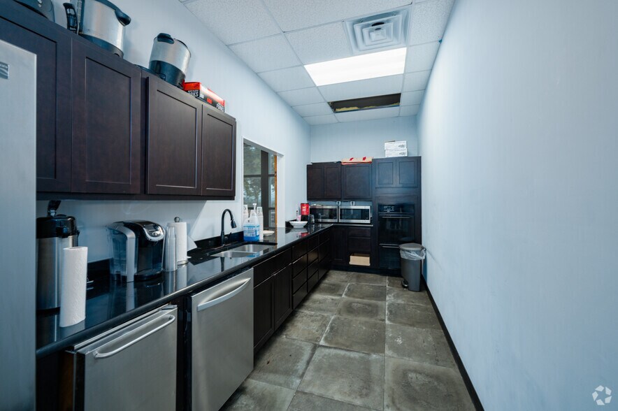 More Photos Of 2640 E Lancaster Ave, Fort Worth Religious Facility For Sale