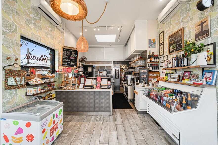 More Photos Of 335 Nieto Ave, Long Beach Restaurant For Sale