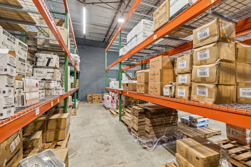 More Photos Of 3667-3691 46th Ave N, Saint Petersburg Warehouse For Sale