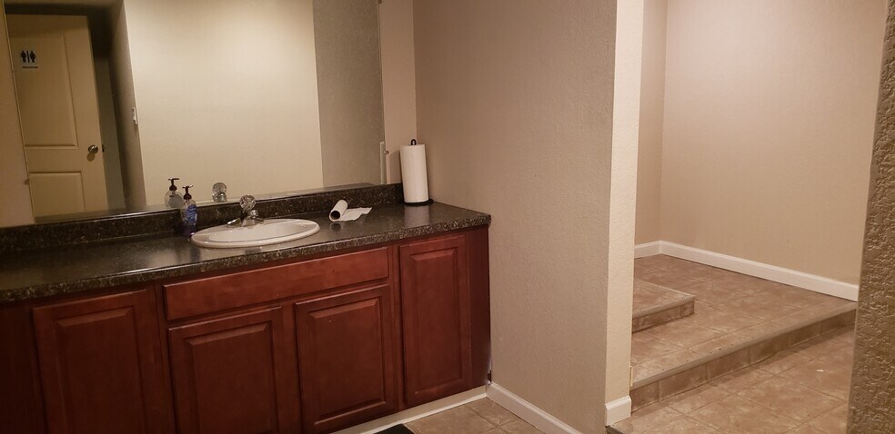 More Photos Of 5900-5910 E Colfax Ave, Denver Storefront Retail Office For Lease