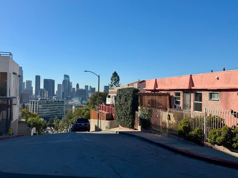 More Photos Of 1126 White Knoll Dr, Los Angeles Apartments For Sale