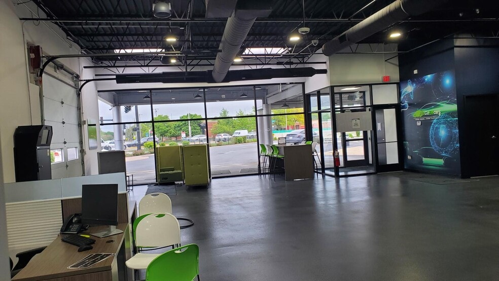 More Photos Of 1529 Rand Rd, Des Plaines Auto Dealership For Sale
