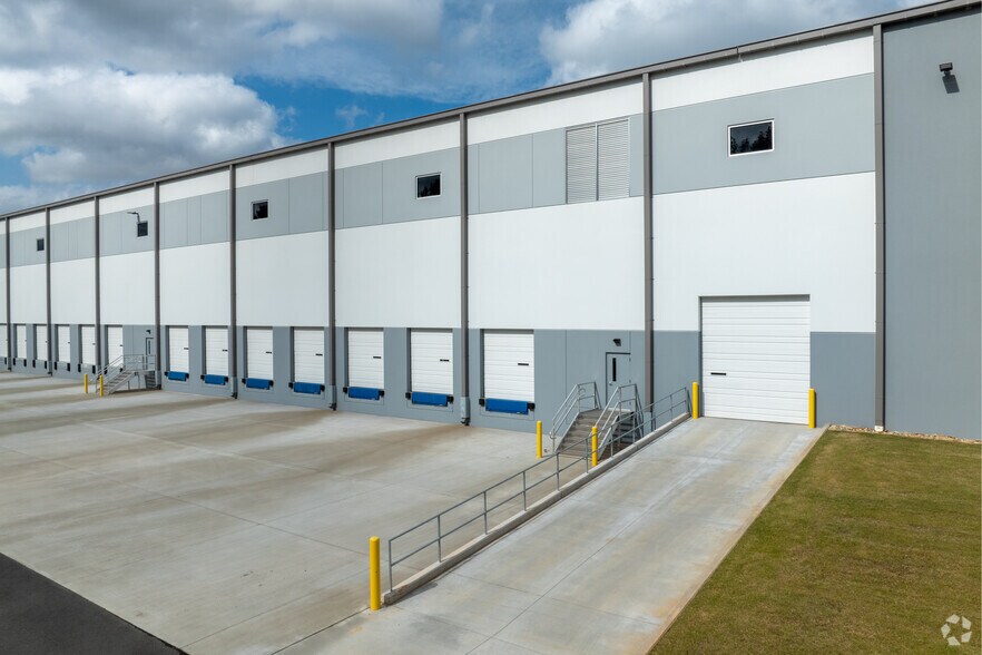 More Photos Of 134 Long Rd, Williamston Distribution For Sale