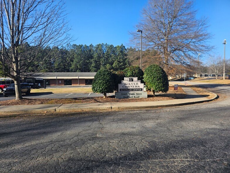 More Photos Of 5509 Radford Rd, Flowery Branch Office For Lease