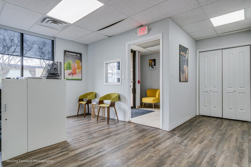 More Photos Of 1340 Louis Ave, Elk Grove Village Warehouse For Lease