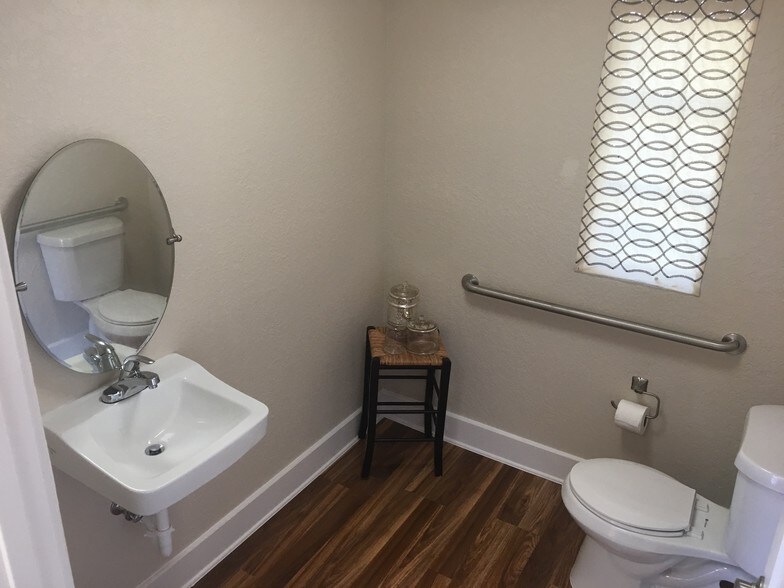 More Photos Of 1812 W 1st St, Sanford Office For Lease