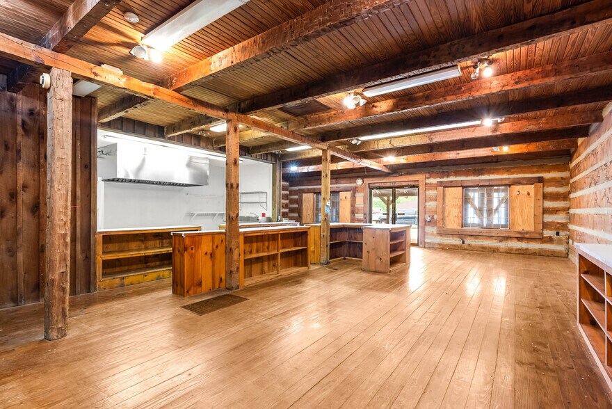 More Photos Of 2350 Squire Boone SW rd, Mauckport General Retail For Lease