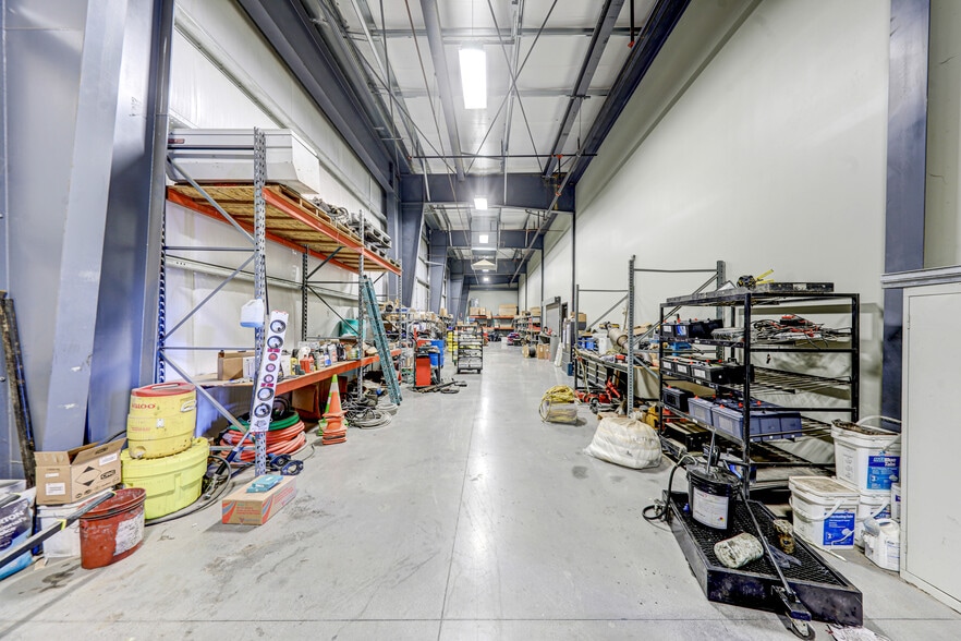 More Photos Of 19227 Flightpath Way, Bakersfield Industrial For Lease